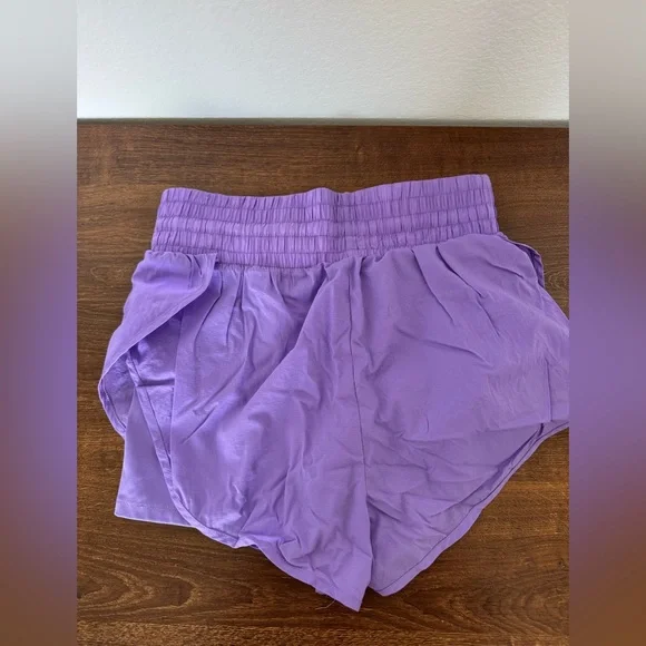 Light purple flowy liner shorts (right) - Picture 4 of 8
